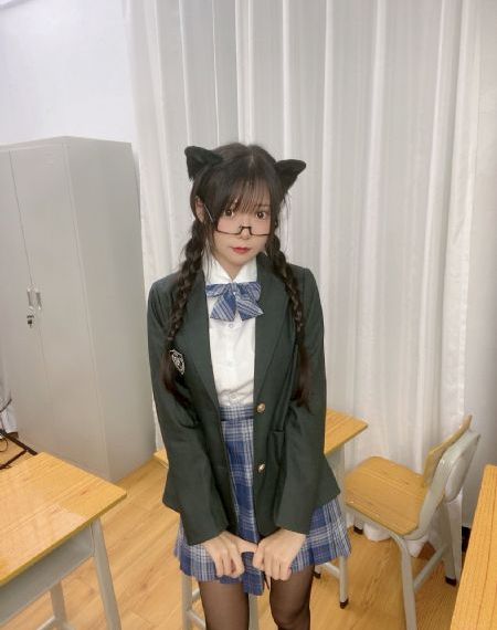 编一个鸣人揉小樱胸故事_超清在线观看电视